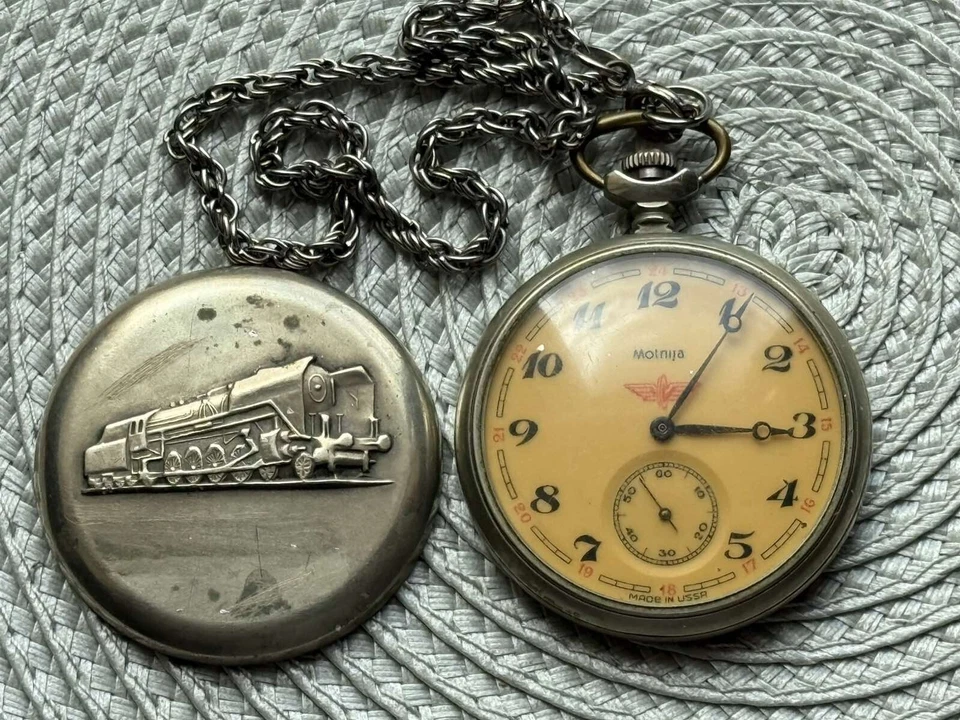 VINTAGE Molniya Pocket Watch Mechancal Leather Case WW1 Russian Railway Soviet - Image 3 of 4