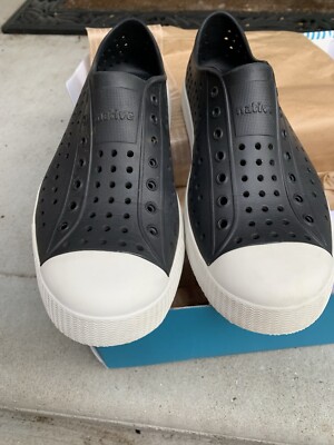 NATIVE youth 'JEFFERSON' Black/White SLIP-ON J6