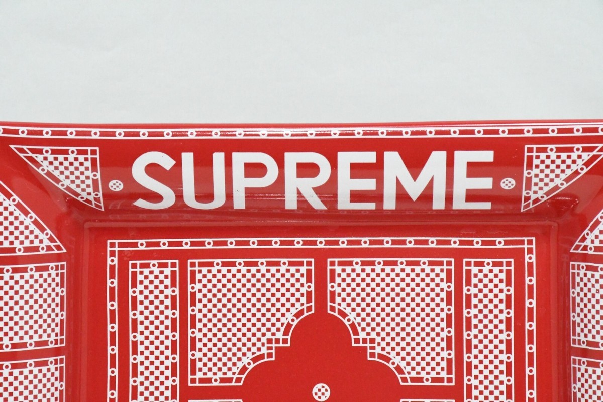 SUPREME Hermes Ceramic Change tray red Ashtray plate SUPREME Hermes Ceramic Change tray red Ashtray plate
