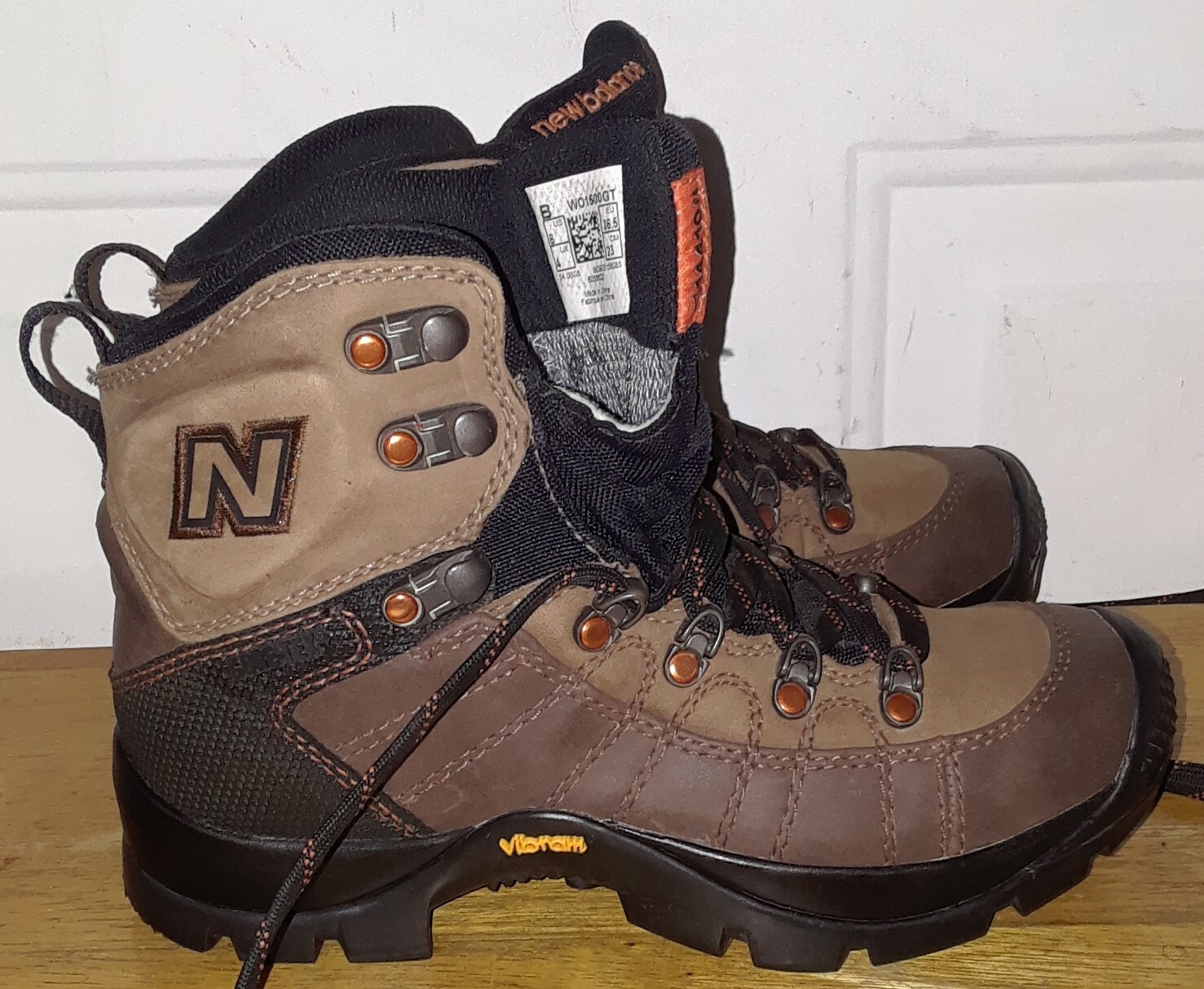 new balance hiking boots womens