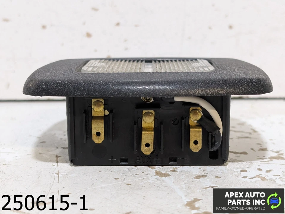 Ford Econoline 1998 fabricante de equipos originales luz de cúpula interior de 5,4 L Foto 4 de 4