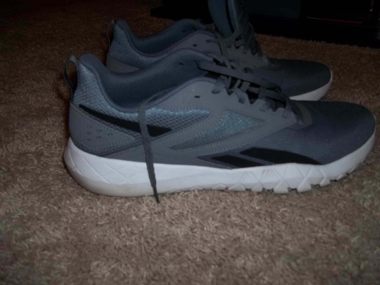 MENS RUNNING SHOES--REEBOK SIZE 12 GRAY-image
