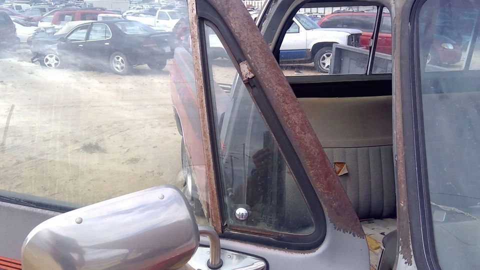 73-87 GMC K10 1500 пассажирское правое переднее вентиляционное окно небольшое дверное стекло с рамой - Изображение 3 из 4