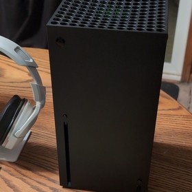 Xbox Series X Bundle Console, Controller, Headset, Seagate 1TB SSD, games