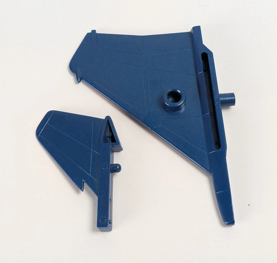 2003 Transformers Collection G1 Thundercracker Takara Reissue TFC Bookstyle Wing - Image 3 of 3