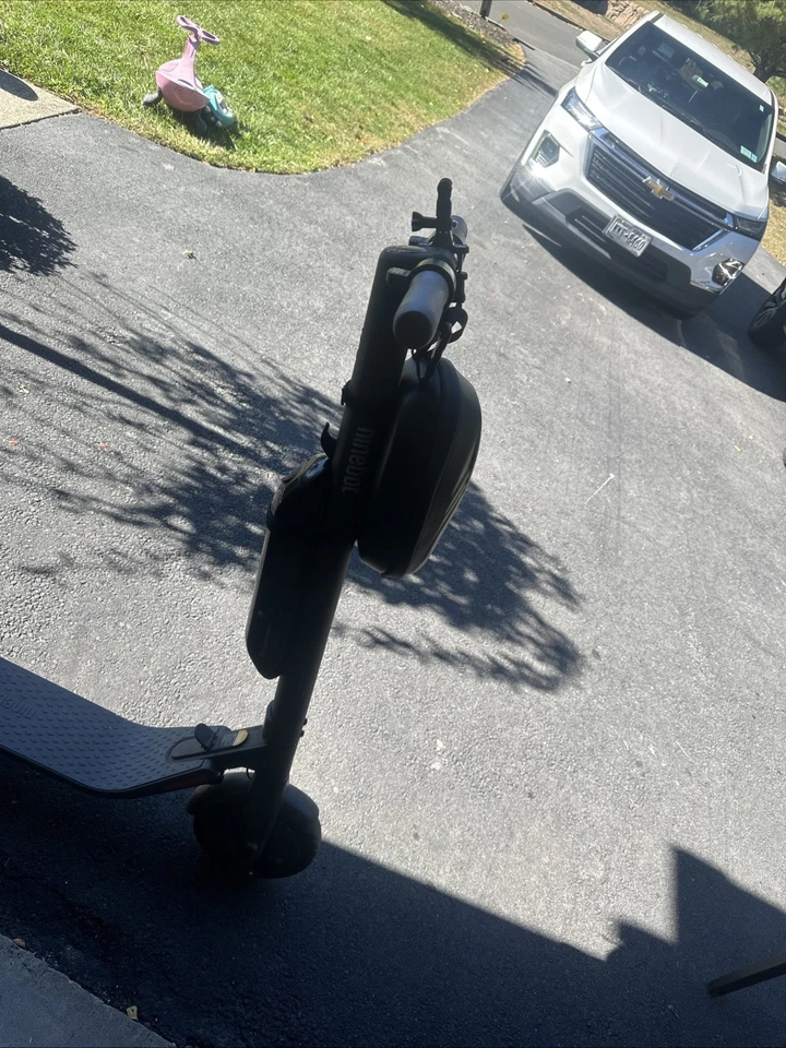 Segway-Ninebot E22 电动滑板车 带外部电池+座椅+袋 查看说明 — 第 2/4 张图片