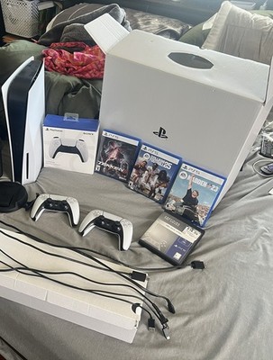 PlayStation 5 Original Disc Version 825GB White Complete in Box Bundle