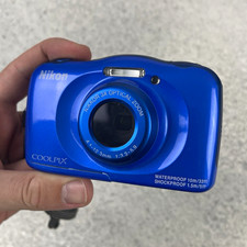 Nikon COOLPIX S33 Digitalkamera 13,2 MP 3x Zoom wasserfest blau USB/Netzteil