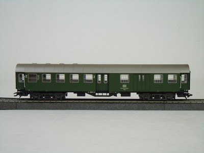 Märklin H0 4133, Umbauwagen BDyg 533 der Deutschen Bundesbahn (DB). 2. Klasse mi
