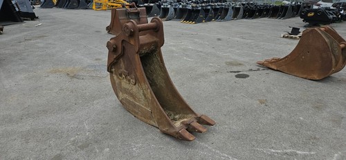 450mm Digging Bucket w/ 70mm Pins - Used - Price £675.00 + VAT @ 20% - C278 - Picture 6 of 8