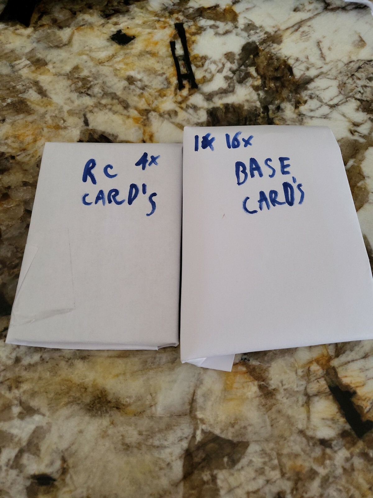 baseball card mystery pack 16 Base cards  4 Rookie Cards-image