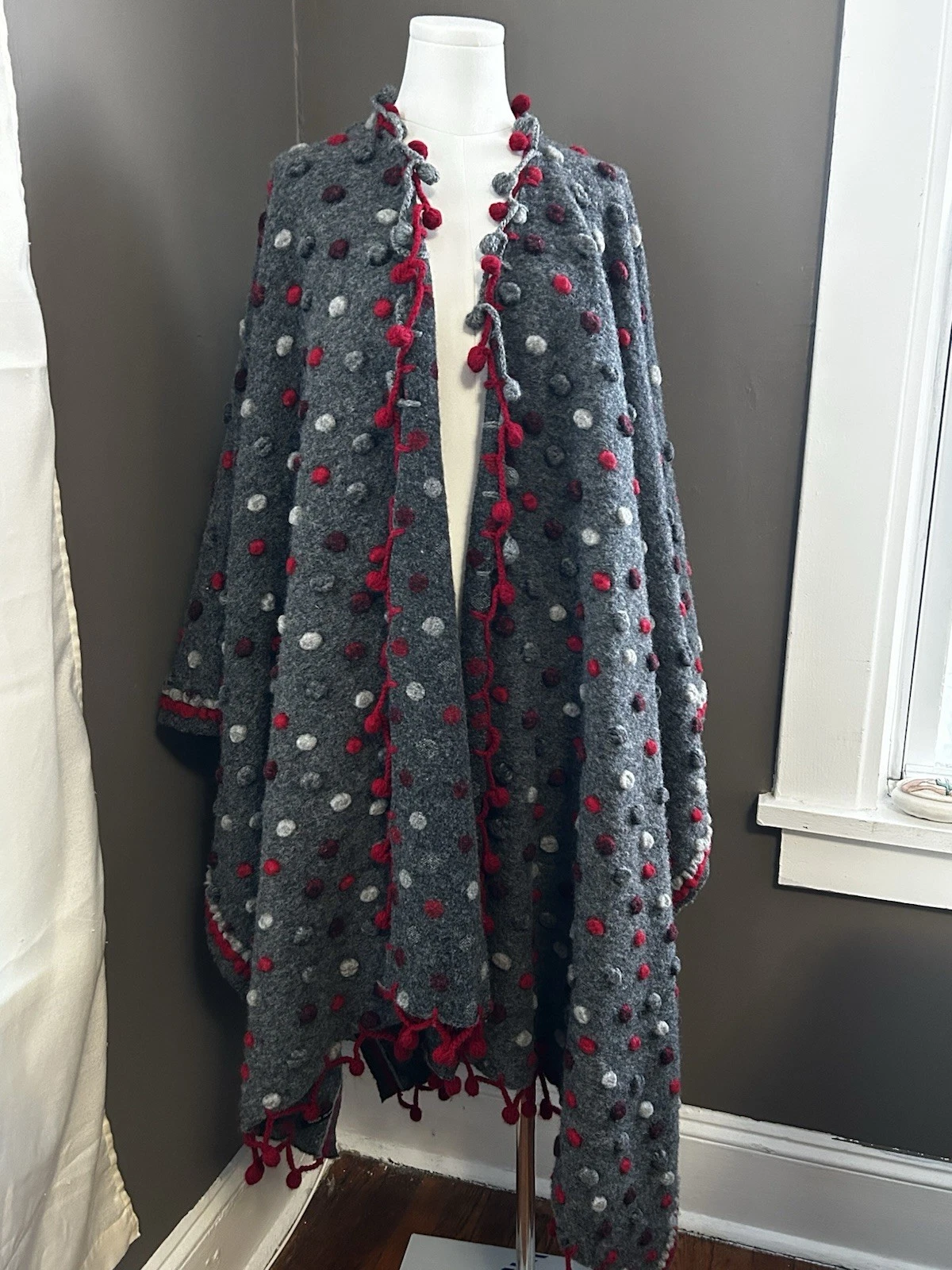 Leonardo Salanitri Felted Wool Cape Poncho Pom Pom Trim Gray Red One Size OS