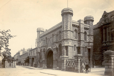 Abtei Lesen, Innentor, um 1893 Foto 