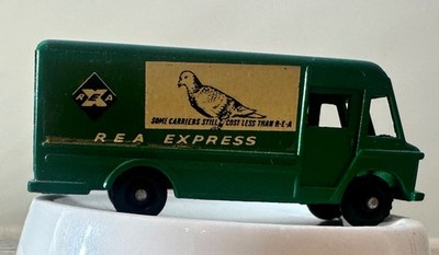 Budgie Models REA Express Parcel Delivery Van 57  Excellent Condition