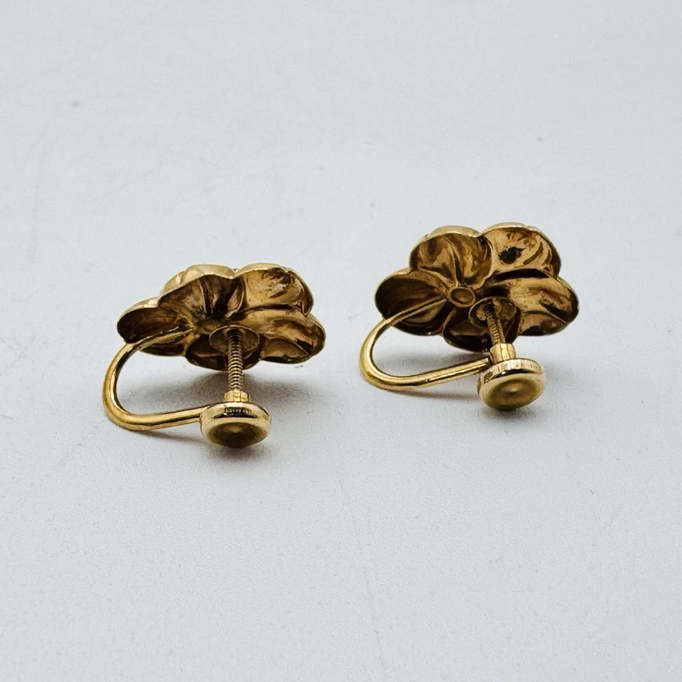 Vintage BDA 10K Yellow Gold Floral Screw Back Earrings Emerald Stones 2.2g RARE - Image 4 of 4