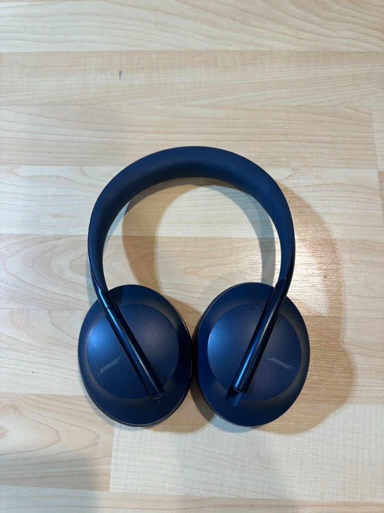 Bose 700 Noise Cancelling Wireless Headphones in Triple Midnight Blue – Premium Sound & Comfort-image