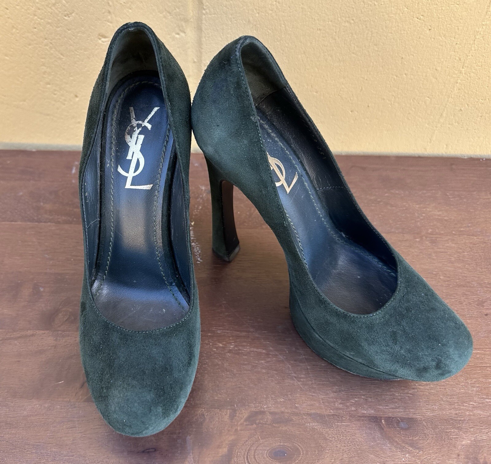 Decolte Yves Saint Laurent Rive Gauche verdi scamosciate plateau EU 35 5 US taglia 5