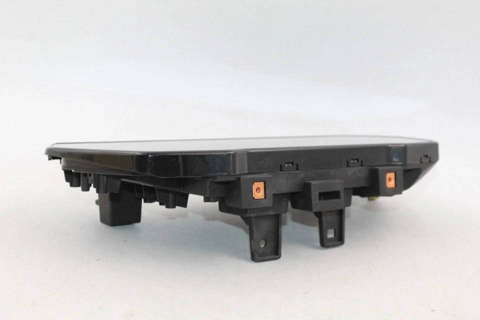 Cuadro de instrumentos digital velocímetro Chevrolet Trax 2024-2025 15 k OEM #39146 Foto 3 de 4