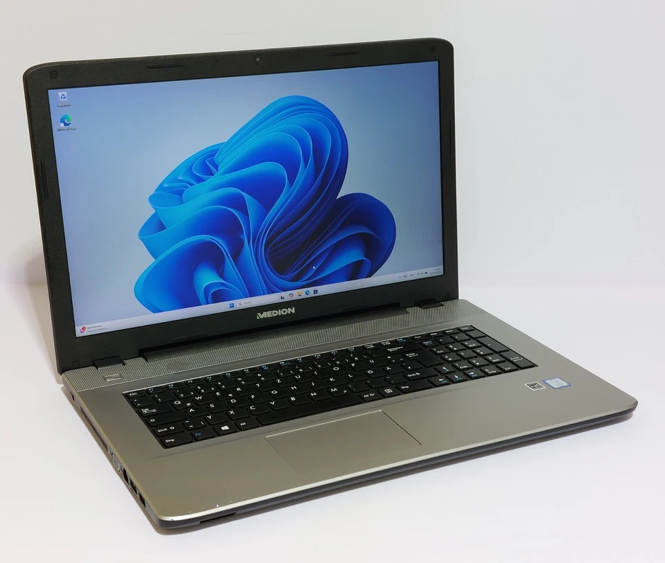 Medion Akoya E7424 17,3 Zoll FHD Core i3 7th Gen 12GB RAM 128 + 1500 GB Win11 - Bild 4 von 4