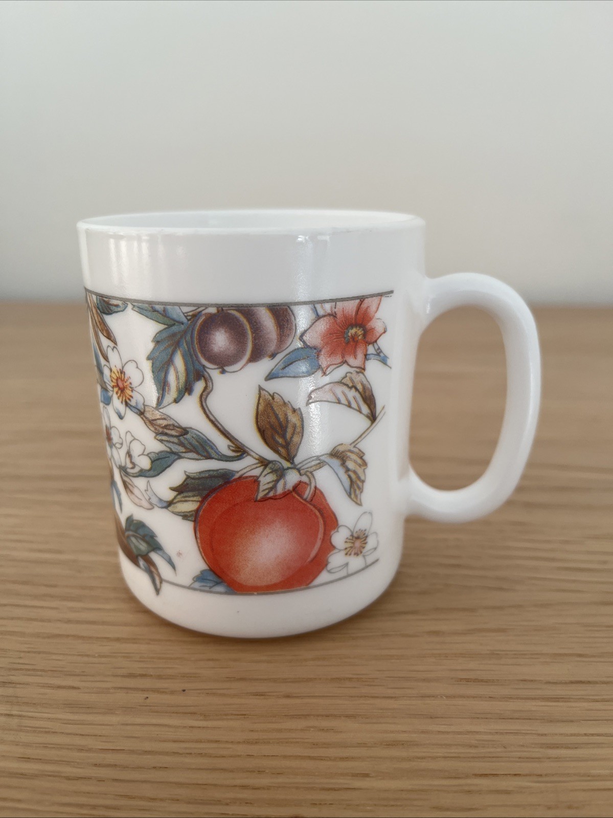 Arcopal France Mug, 9cm Tall, 7.5 cm Wide.