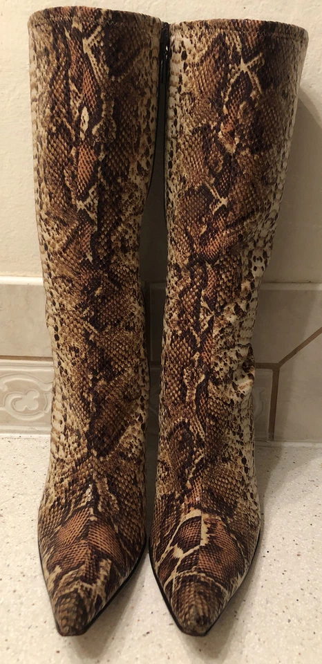 BEBE Cuero Piel de Serpiente Tacón Medio de la pantorrilla Botas Talla 7 y Juego de Cartera Bolso a Juego Foto 2 de 4