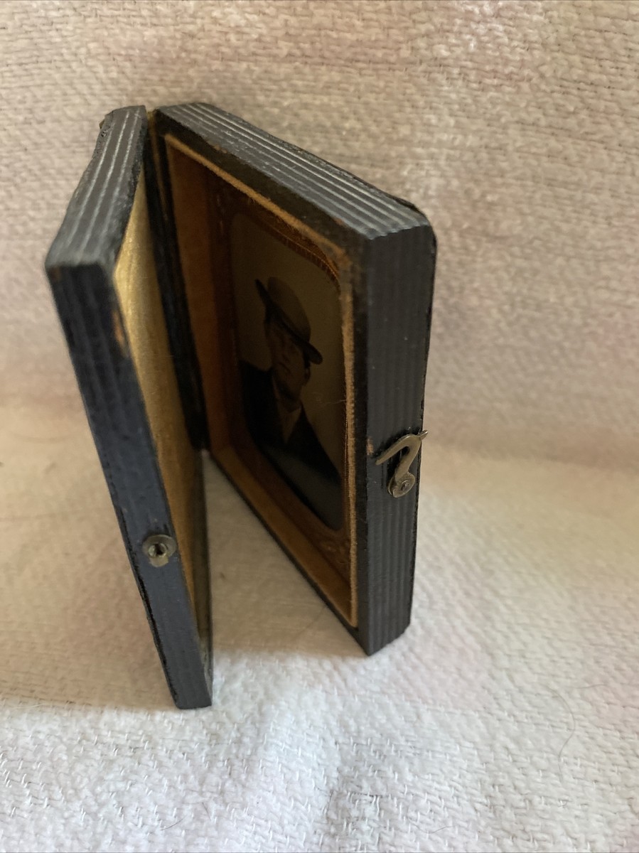 Antique Victorian Embossed Leather Folding Pocket Picture Frame