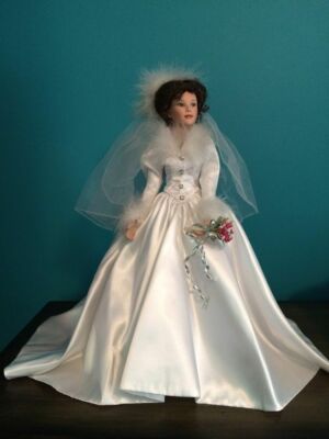 Winterromantik Brandneu in Box Porzellan Braut Puppe von Sandra Bilotto ASHTON DRAKE 2000