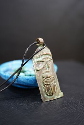 Kupferamulett: Obelisk, Sekhmet, Auge des Horus und Skarabäus
