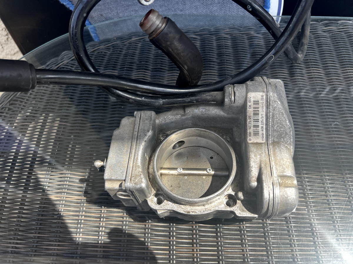 92-94 Mercedes-Benz W140 500SEL S500 S420 Throttle Body Assembly 