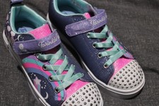 Skechers Twinkle Toes Light Up Size 2 junior