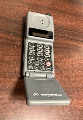 E7804 - Vintage 90s ~ Motorola Brick Cell Flip Phone w/case~ Untested Good Shape
