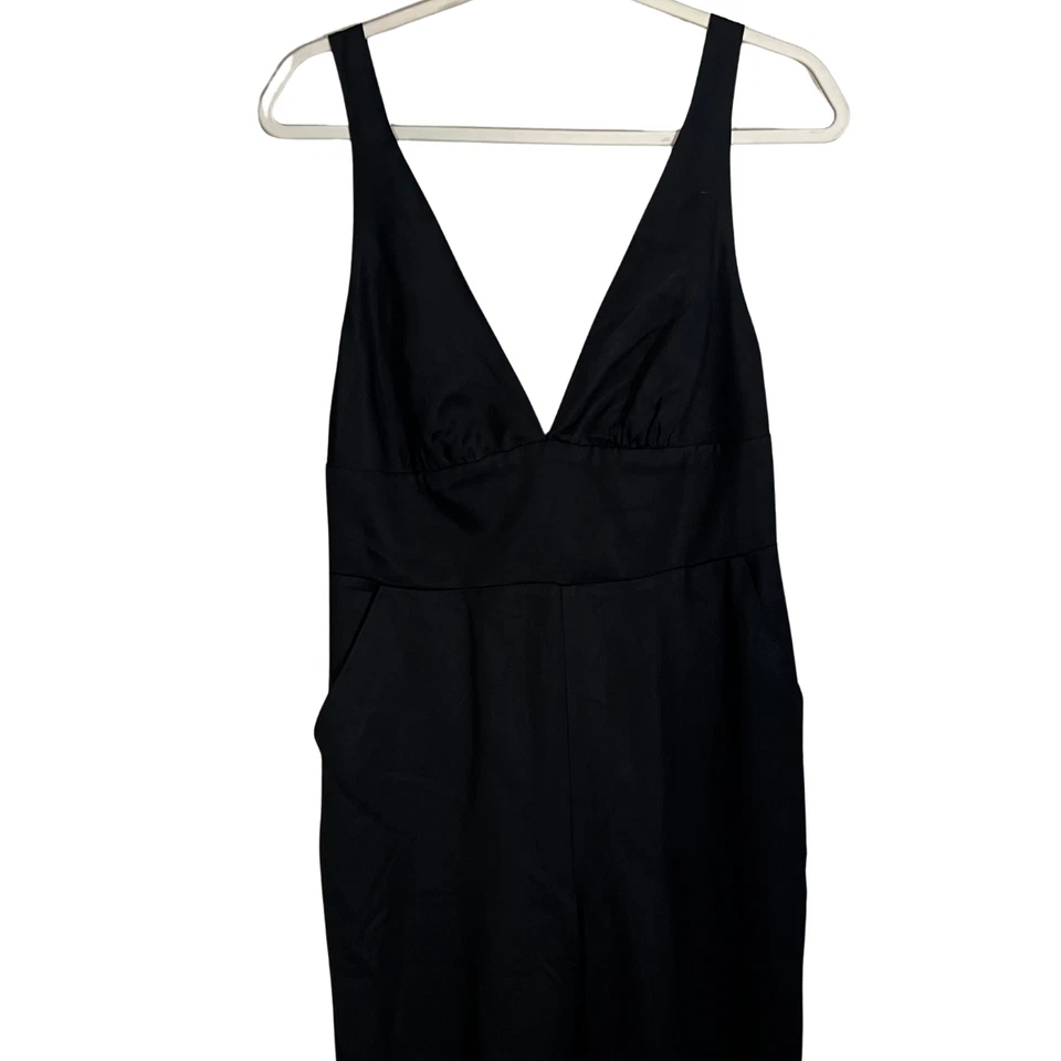 Mono Bardot Talla 6 Pequeño Negro Pierna Ancha Cuello en V Mezcla de Lino Bolsillos Minimalista Foto 2 de 4