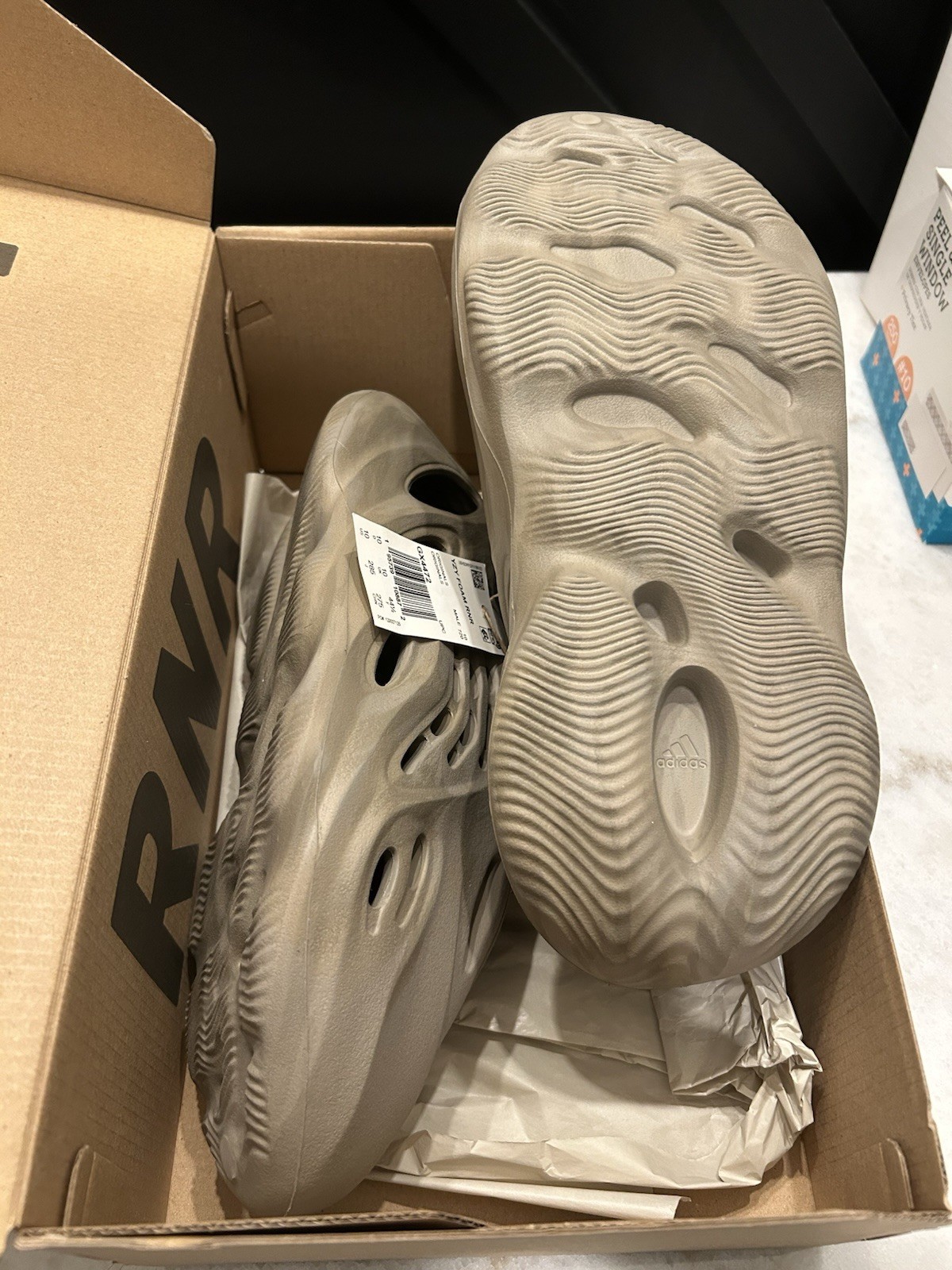 Yeezy Foam Runner Stone Sage thumbnail 4