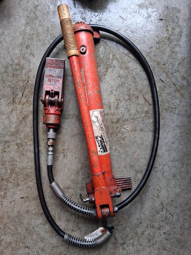 banner hydraulic hand pump b65118 w/ 1/2ton capacity