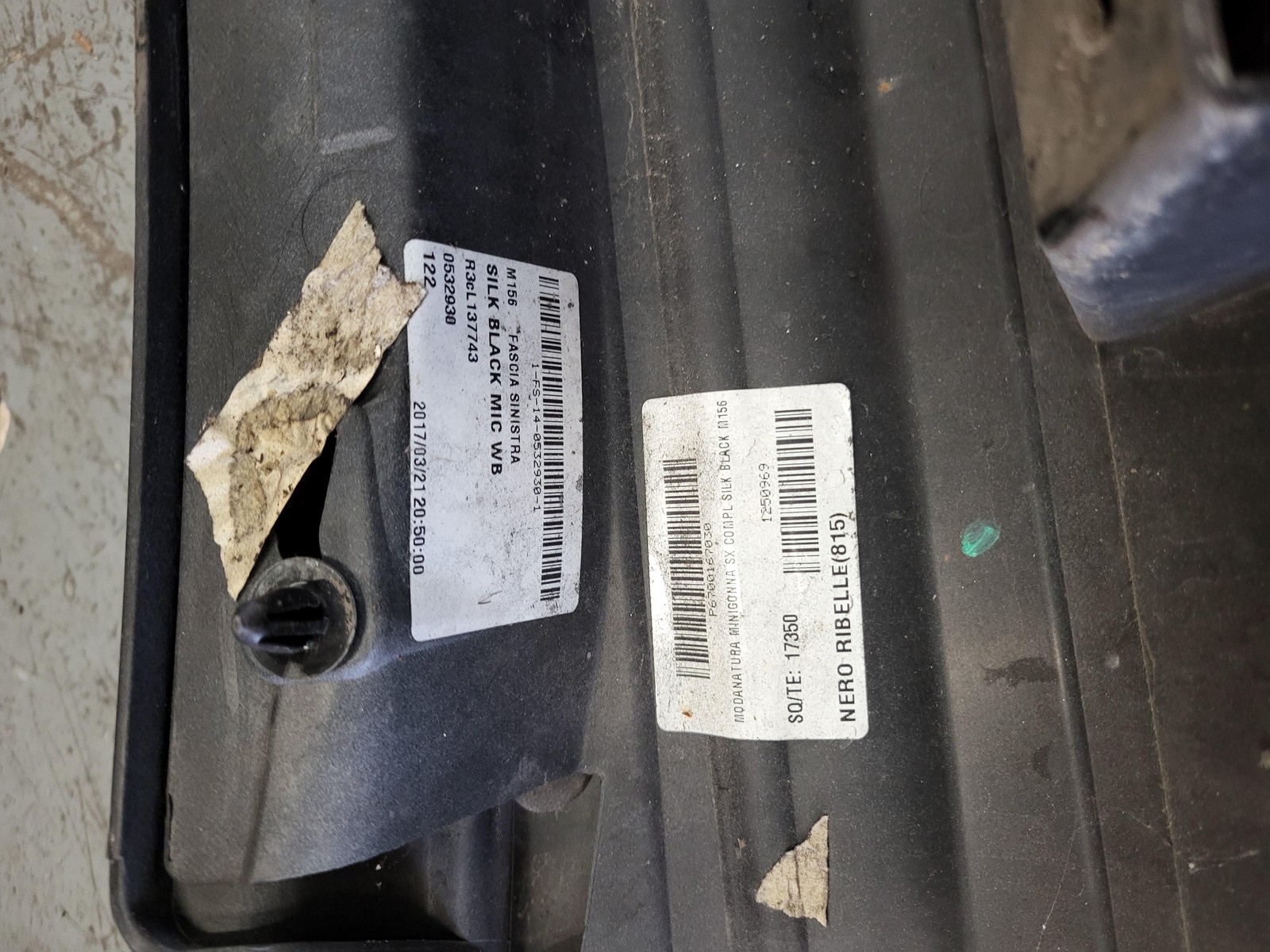 2014-2020 Maserati Quattroporte Left Driver Rocker Panel Skirt Molding 670010638