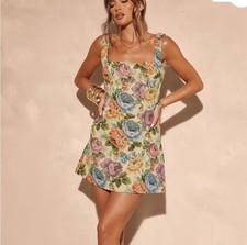 PrettyLittleThing Women's Size 2 Tapestry Floral Twill Bodycon Mini Dress NWT