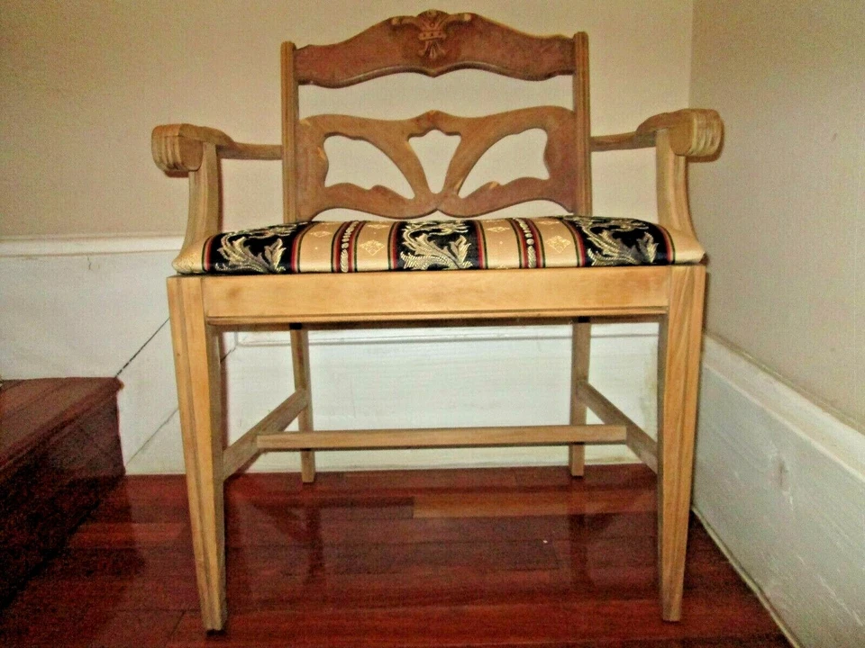 SILLÓN TRASERO TALLADO ESTILO FRANCÉS COLECCIONABLE, RARO CON ESCUDO, BRAZOS DE DESPLAZAMIENTO Foto 4 de 4