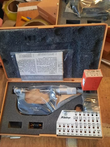 New unopened mitutoyo screw thread micrometer 25-50mm with new anvils 126-801