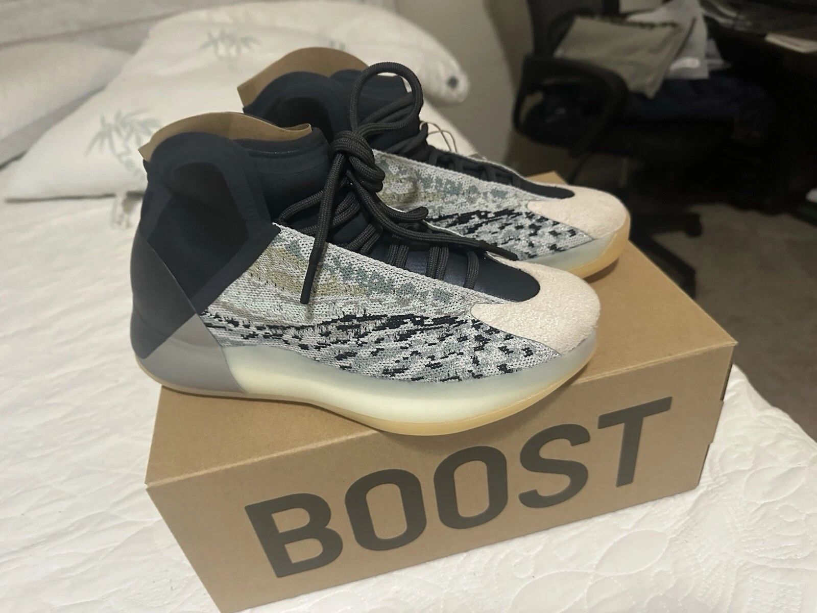 Adidas Yeezy Qntm Basket Uomo Nero Grigio Bianco Sneakers Scarpe da Ginnastica