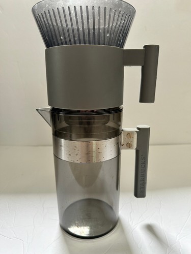 Starbucks Iced Coffee Brewer Maker Cold Brew Pour Over Style - Picture 1 of 7