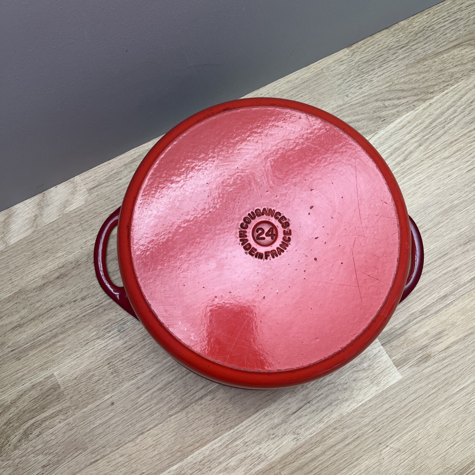 Flamme Dorée. Cocotte Ronde En Fonte Orange Volcanique De 20 A 24 Cm Le Creuset 32654