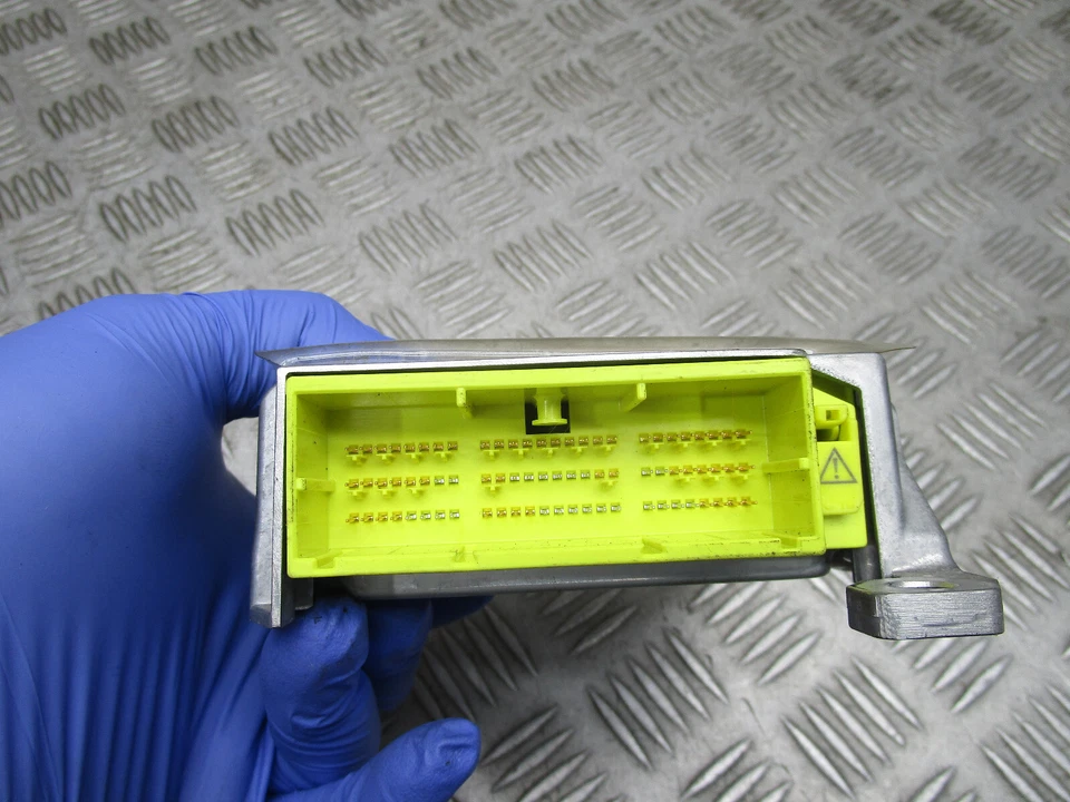 2016 TOYOTA YARIS ICON TSS AIRBAAG ECU MODULE 89170-0D590 (NO CRASH DATA) — 第 3/4 张图片