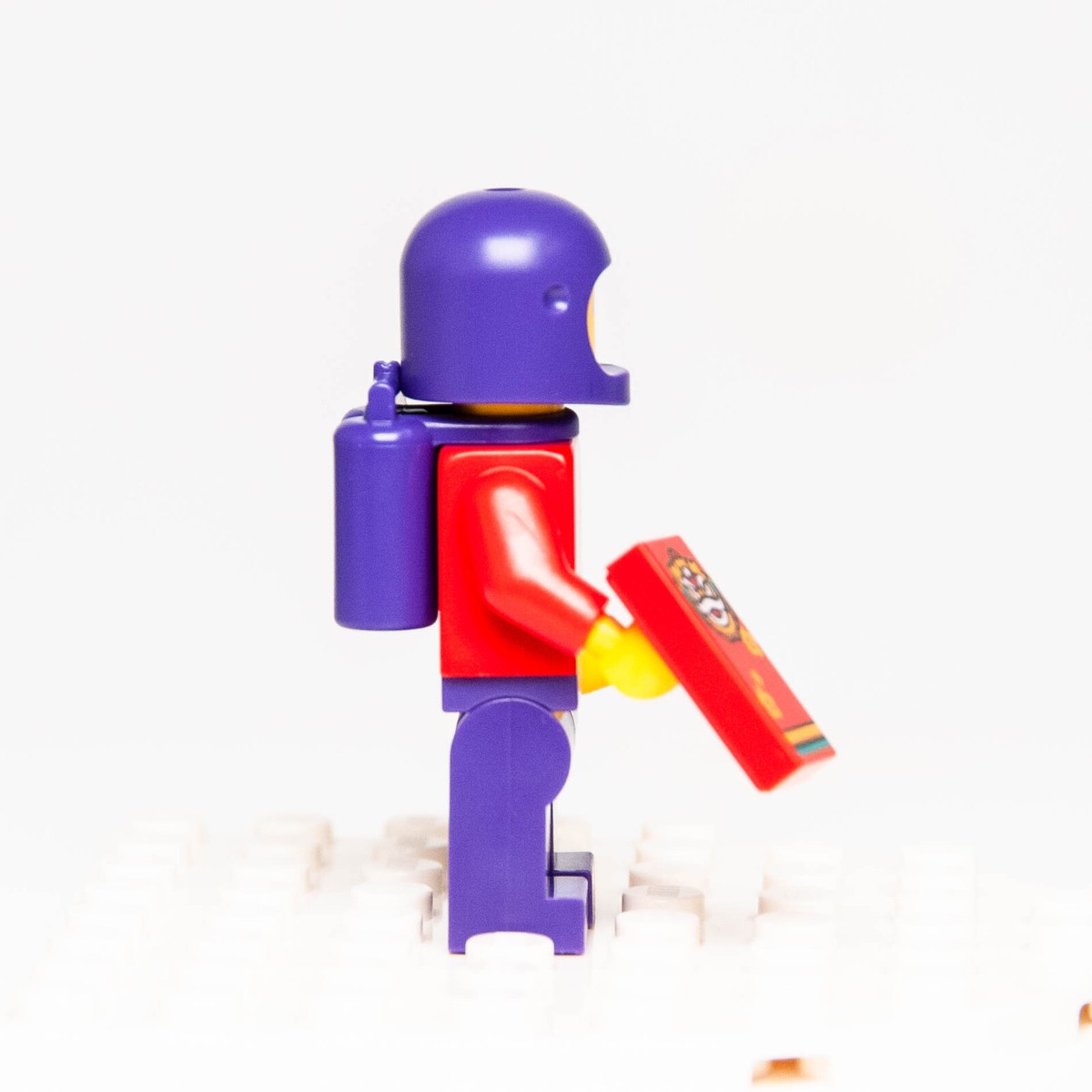 LEGO Chinese Lunar New Year Parade Minifigure: Purple Space
