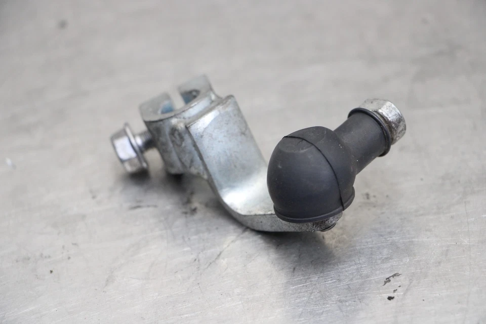 04-09 YAMAHA FZ6 Shifter Linkage Knuckle - Image 4 of 4