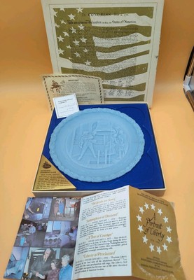 Vintage Fenton Blue #4 Bicentennial Proclaim Liberty Collector Plate