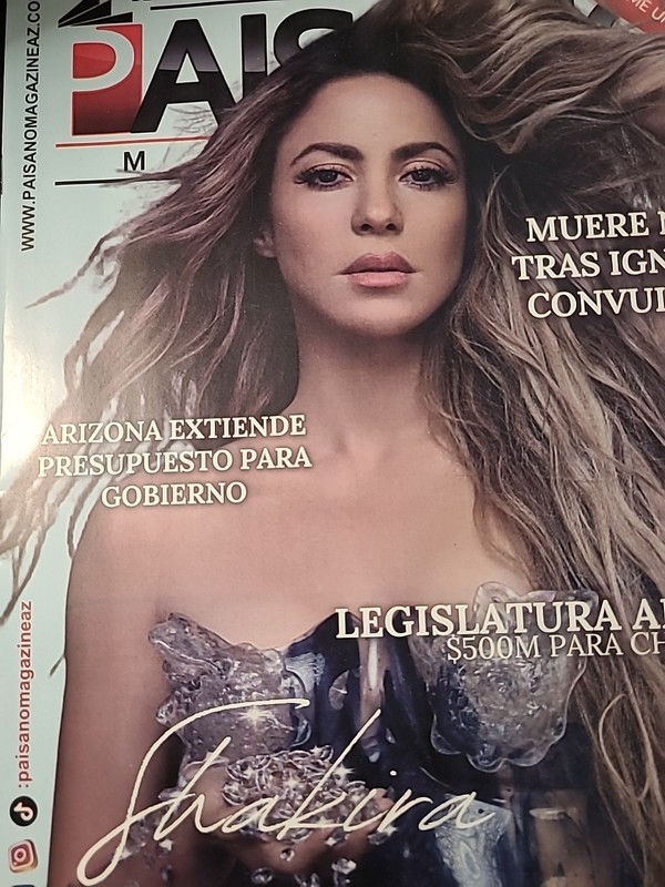 Shakira. Magazine. Free Shipping.