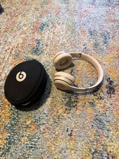 Beats Solo3 WirelessHeadphones with Case and charger- used