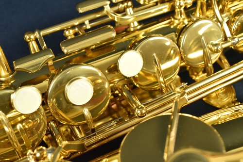 Saxofón alto Yamaha YAS-275 con estuche rígido y boquilla de Japón - Imagen 10 de 24