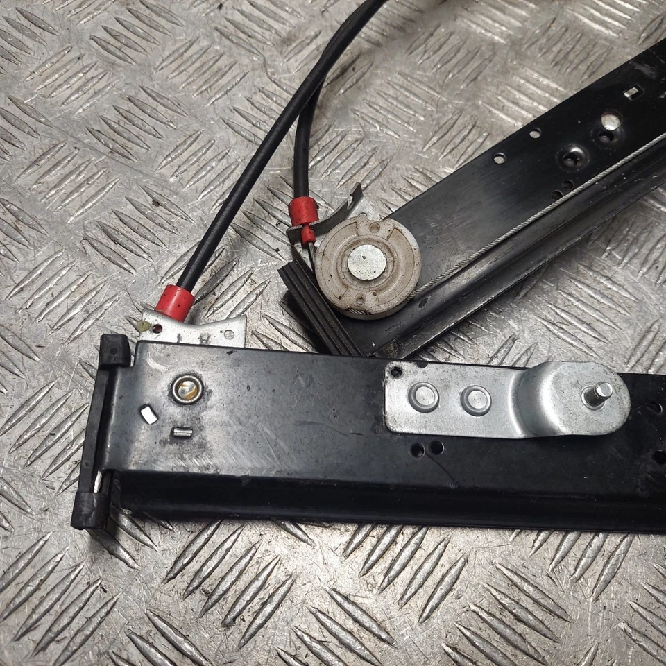 Mitsubishi Colt CZC2 MK6 2008 O/S front window regulator driver right side - Image 4 of 4