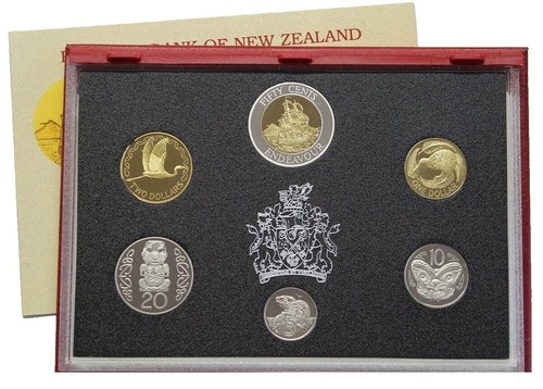 1969 New Zealand One Dollar Commemorating Cook Bi-Centenary (F-104